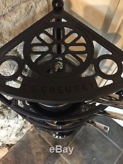 Le Crueset Non Stick Complete Set of Pans & Le Crueset Cast Iron Stand In Black